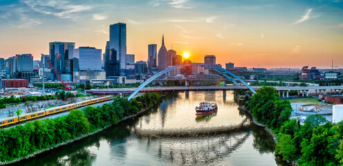 Fototapeta na wymiar Nashville Tennessee skyline Golden sunset
