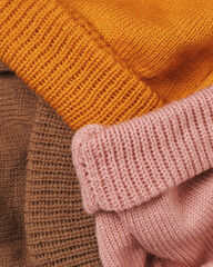 Nothing like remembering our grandmothers knitting sweaters, hats, scarves and all kinds of garments. Go back to childhood with a bit of warmth from a good wool.