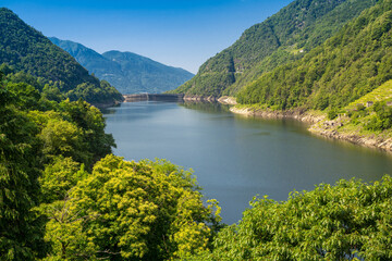 Fototapeta na wymiar Lago di Vogorno lake, reservoir in the Verzasca valley, Ticino, Switzerland, Europe