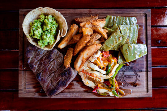 Platillo de carne asada comida mexicana