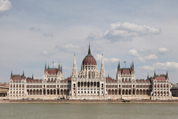 Fototapeta na wymiar Hungarian Parliament Building alongside the Danube in Budapest