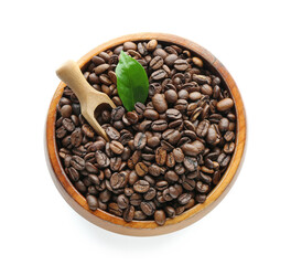 Fototapeta premium Bowl with coffee beans on white background