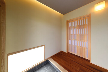 モダンなデザインの日本建築の玄関