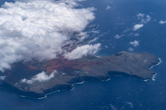 Kahoolawe, Hawaii. Aerial photography on the plane. Kahoʻolawe is the smallest of the eight main volcanic islands in the Hawaiian Islands.
