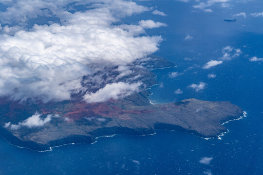 Kahoolawe, Hawaii. Aerial photography on the plane. Kahoʻolawe is the smallest of the eight main volcanic islands in the Hawaiian Islands.