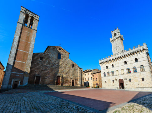 Montepulciano main square Piazza Grande with Communal Palace, Cathedral of Santa Maria Assunta, Palazzo Tarugi. Province of Siena, Tuscany, Italy.