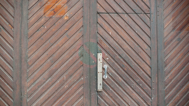 Puerta De Listones De Madera