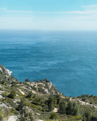 Majestic cote d'azure: Breathtaking Panoramic View of Azure Coastline and Serene Ocean 