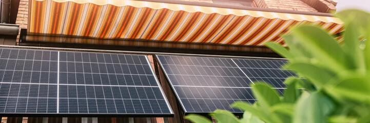 Solarpanels einer Solaranlage eines Balkonkraftwerks