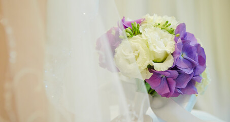 bride holding a bouquet of flowers