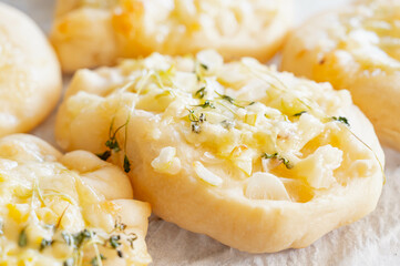 新玉ねぎのマヨネーズパン