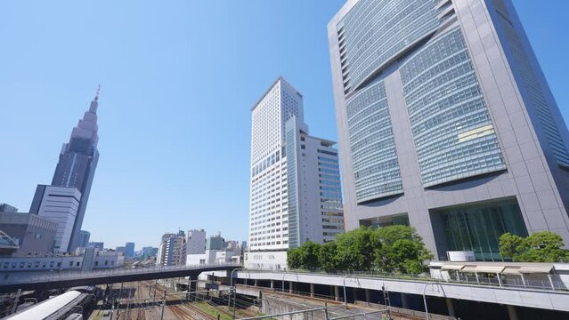 新宿駅新南口の風景動画