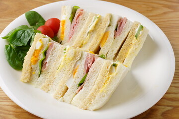 ミックスサンドイッチ　ハムサンド　玉子サンド