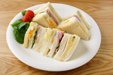 ミックスサンドイッチ　ハムサンド　玉子サンド