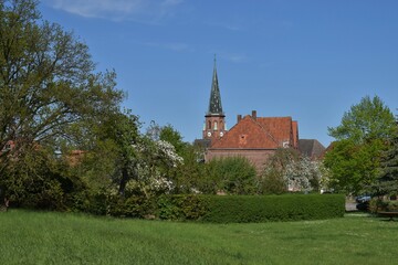 Johanniskirche mit Landschaften in Dömitz an der Elbe