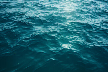 Fototapeta premium Ocean Waves as They Dance and Flow Along the Shoreline