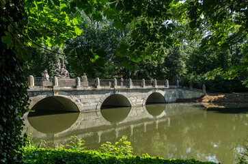 Łazienki Królewskie w Warszawie most