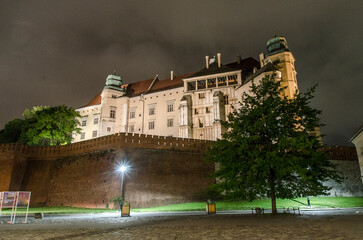 Kraków w nocy Wawel 