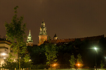 Fototapeta na wymiar Zamek na Wawelu w nocy 
