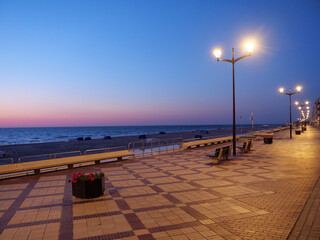 Sommerabend an der belgischen Nordseeküste in De Haan
