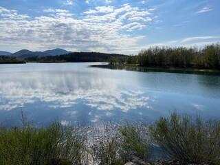 Obraz premium Lake St. Rok - Lake Kozjan - Lake Sveti Rok - Reservoir Lake Opsenica - Velebit Nature Park, Croatia (Jezero Sv. Rok - Jezero Kozjan, Akumulacijsko jezero Opsenica - Park prirode Velebit, Hrvatska)