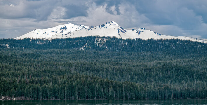 A panorama of Diamond Peak over Odell Lake near Crescent Lake, Oregon, USA