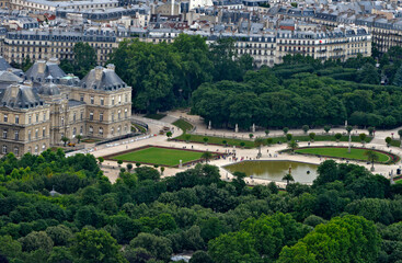 Fototapeta na wymiar Parque Jardim de Luxemburgo em Paris. França.