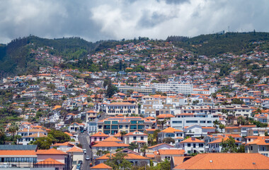Fototapeta na wymiar landscape of the city of Funchal on the island of Madeira