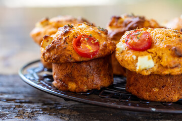 Feta and tomato muffins