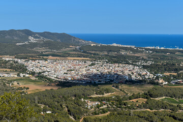 Sant Pere de Ribes y el mar