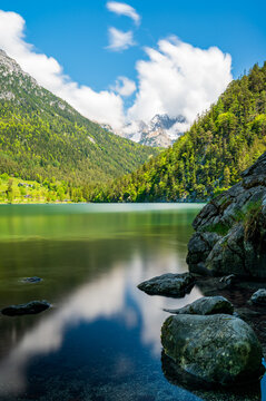 Austria, Hintersteiner See, beautful landscape with a blue sky an turquoise water