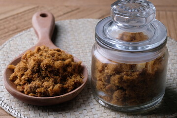 Abon or floss. Abon is a traditional Indonesian food typical of the islands of Bali and Java which is made from animal meat fibers such as beef, goat, horse, lamb, and seafood such as tuna.