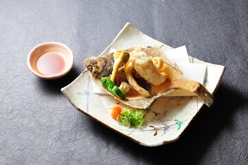 ヒラメ・カレイの揚げ物、天ぷら・フライ／日本食・和食 - obrazy, fototapety, plakaty