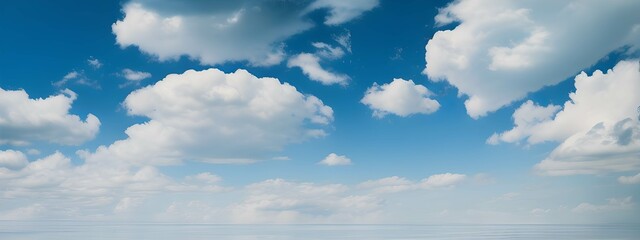 美しい快晴の青空に浮かぶ雲のパノラマ写真