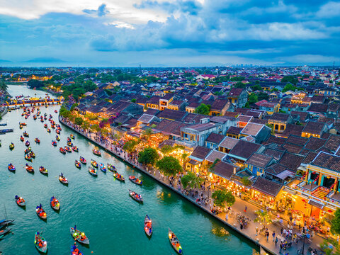 Hoi An ancient town which is a very famous destination for tourists.	
