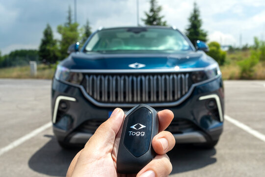 Togg T10X is a fully electric C-segment SUV produced by the Turkish car manufacturer Togg. It has wireless car key tech.
