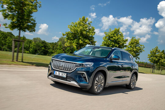 Togg T10X is a fully electric C-segment SUV produced by the Turkish car manufacturer Togg. It is on the road.