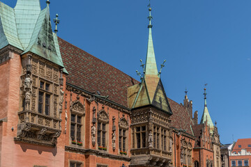 Obraz premium Gothic townhall with red brick walls in Wroclaq Breslau medieval town square