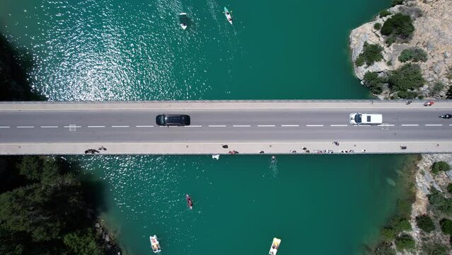 vue a&eacute;rienne sur le pont du Galetas - lac de Sainte-Croix Verdon France
