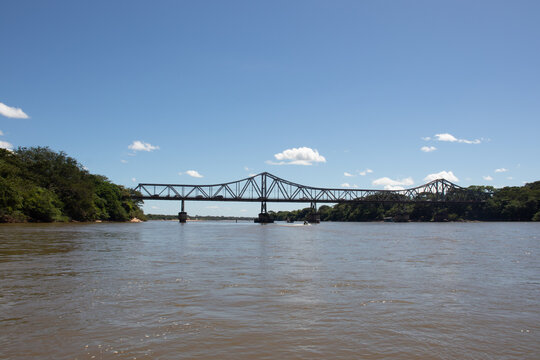 ponte met&aacute;lica entre teresina e timon no rio parna&iacute;ba