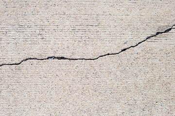 Home building problem. Cracked concrete floor