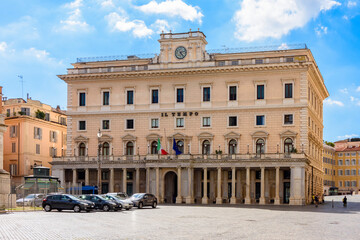 Palazzo Wedekind palace on Piazza Colonna square, Rome, Italy - obrazy, fototapety, plakaty