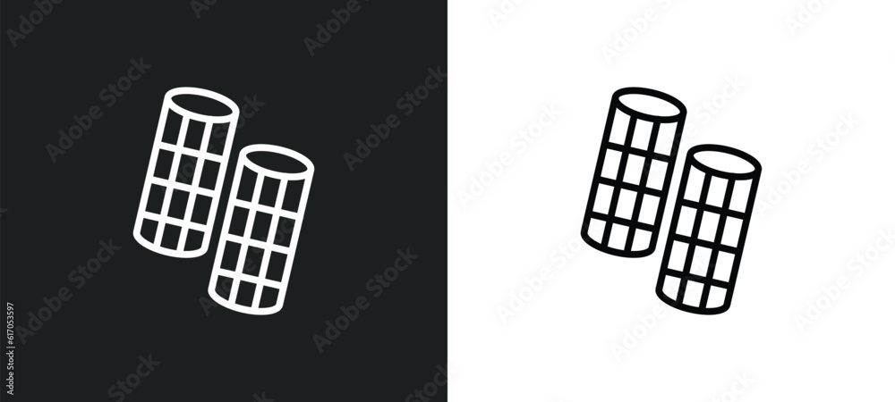 Poster curlers line icon in white and black colors. curlers flat vector icon from curlers collection for we