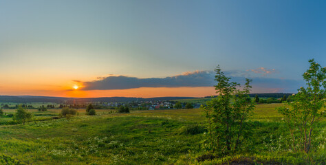 Obraz premium Color evening meadow near Bozi Dar village with sunshine