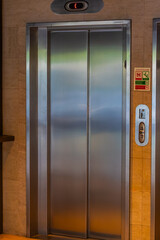 vue d'un ascenseur en gros plan 