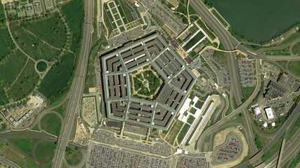Pentagon in Washington building looking down aerial view from above, Bird’s eye view Pentagon, Washington, USA - obrazy, fototapety, plakaty