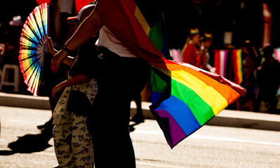 Bandeira colorida, símbolo do orgulho gay LGBT+, tremulando na Avenida Paulista durante a 27ª...