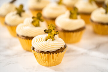 Gingerbread cupcakes