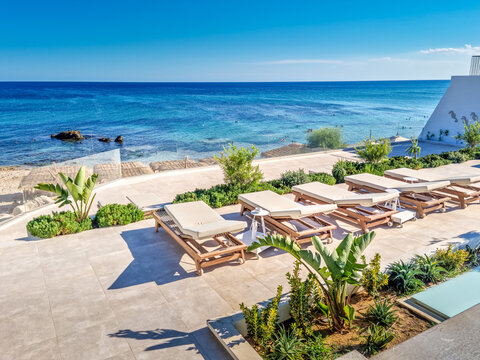 Swimming pool with sea view