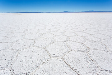 Fototapeta na wymiar View of salt flat at Uyuni